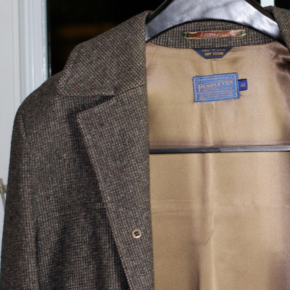 Pendleton Classic Wool Coat With Chestnut Buttons - Picture 3 of 8